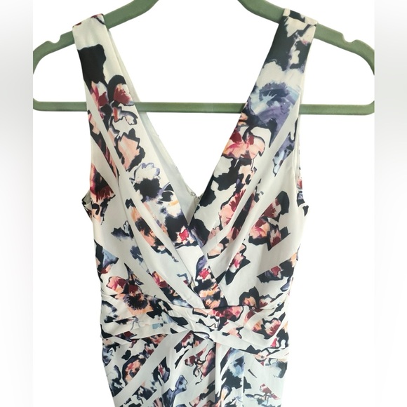 Floral Print Sleeveless Dress - Picture 4 of 6